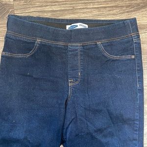 Dark blue jegging‘s maternity stretch top for the ultimate comfort